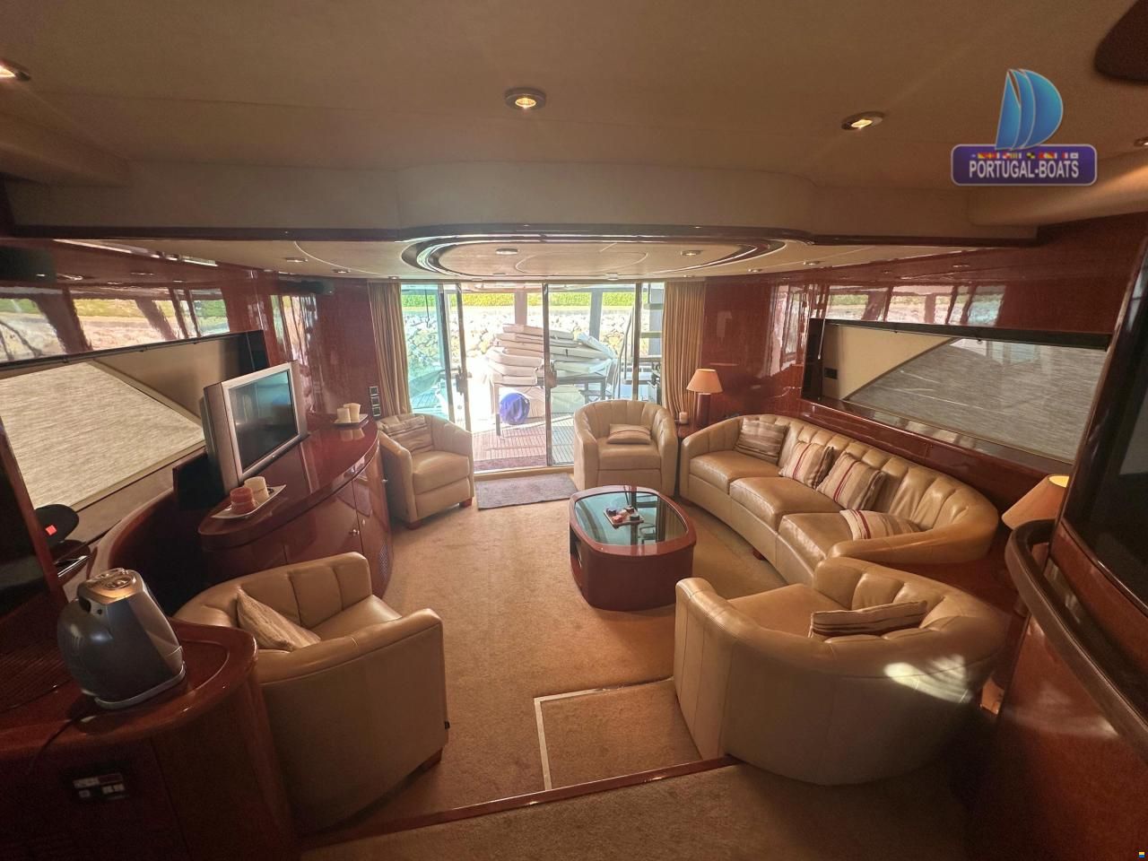 Fairline Squadron 74 custom