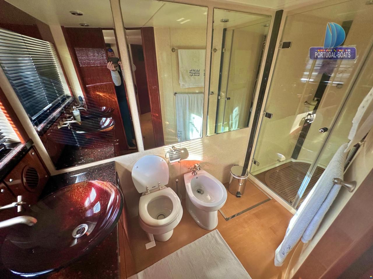 Fairline Squadron 74 custom