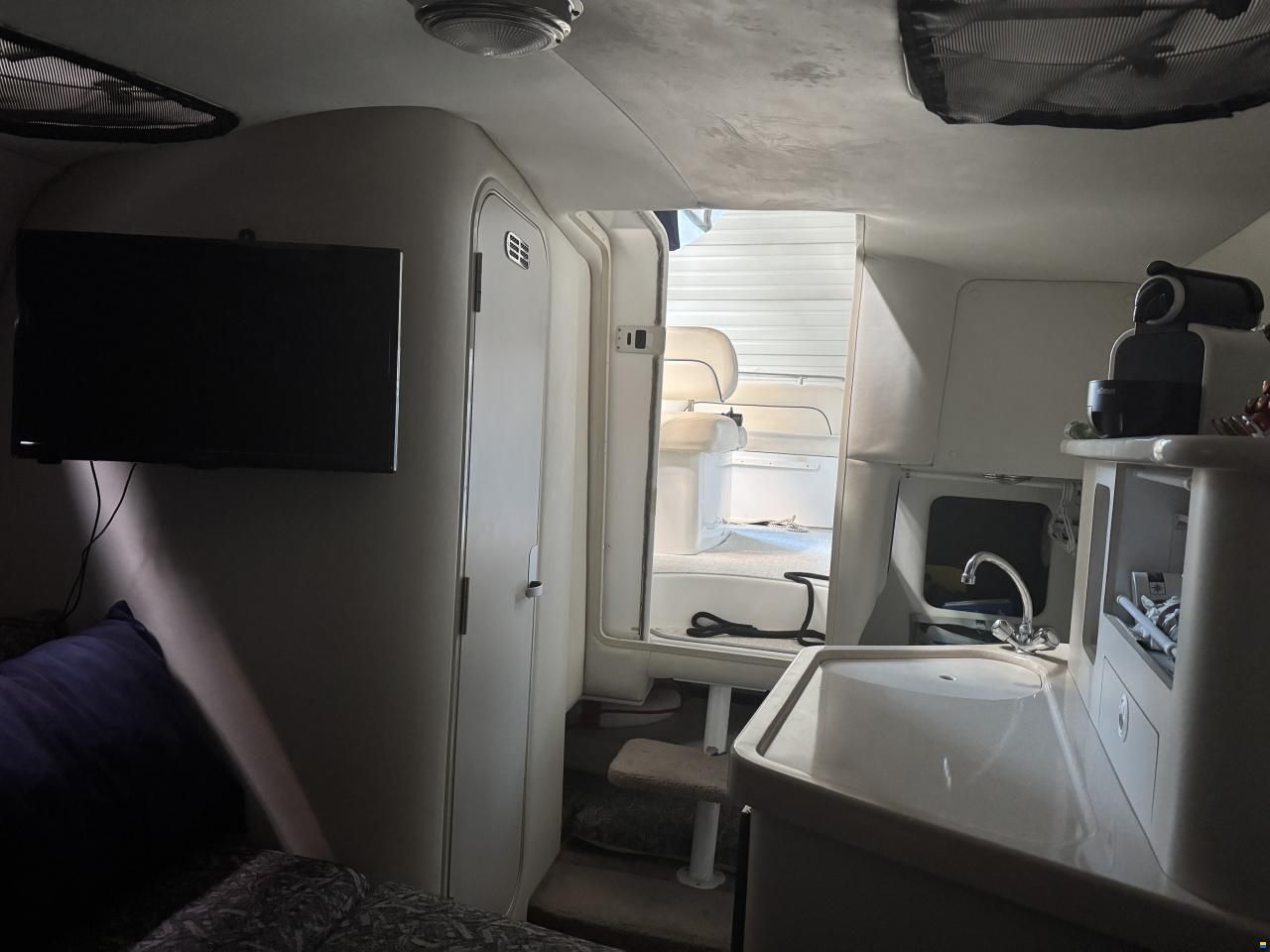 Chris Craft 240 Express Cruiser