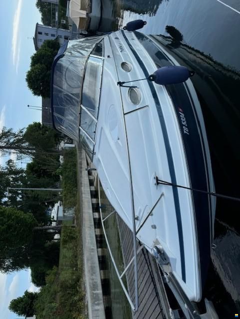 Chris Craft 240 Express Cruiser