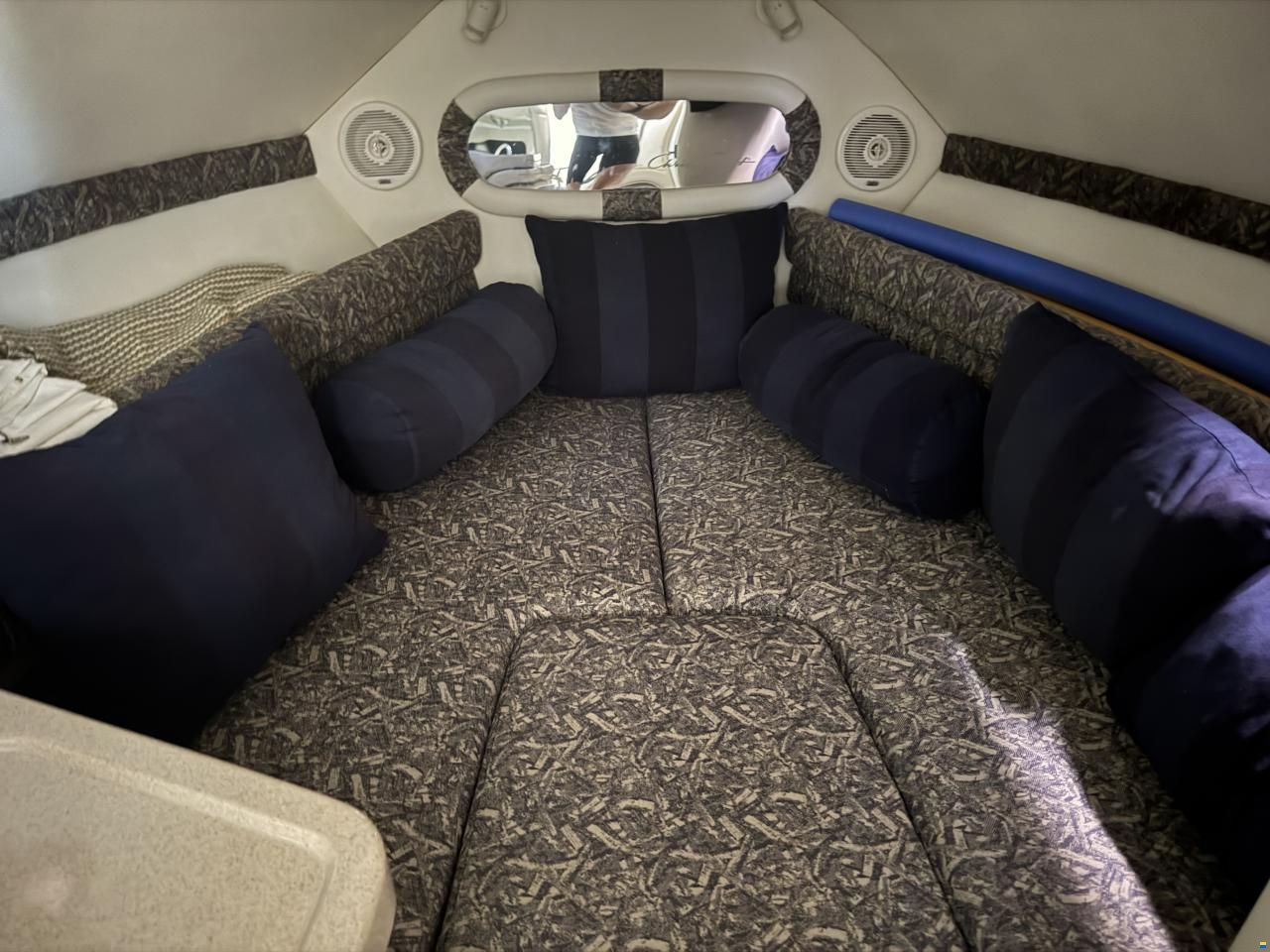 Chris Craft 240 Express Cruiser