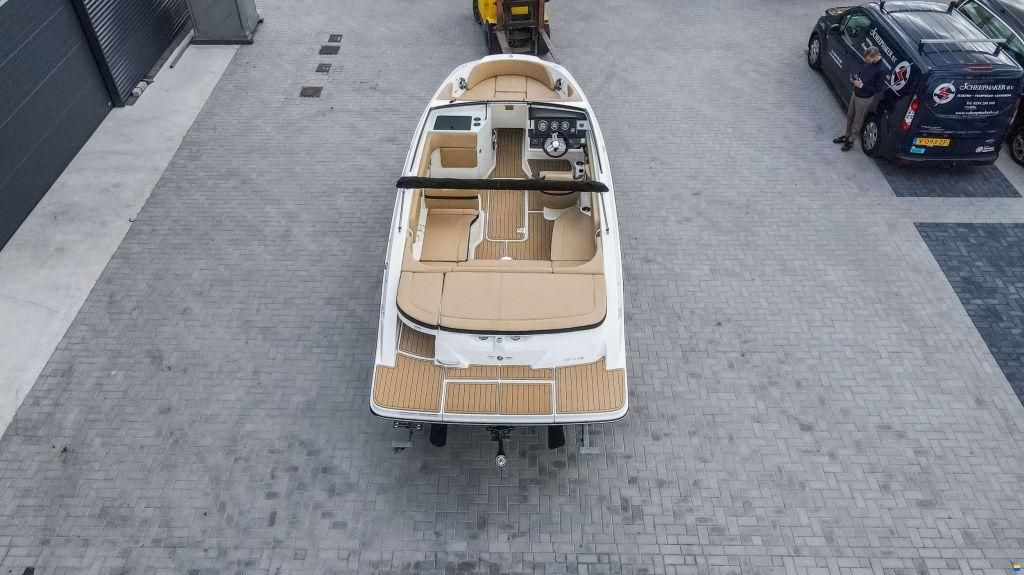 Sea Ray SPX 210
