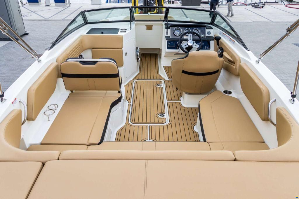 Sea Ray SPX 210