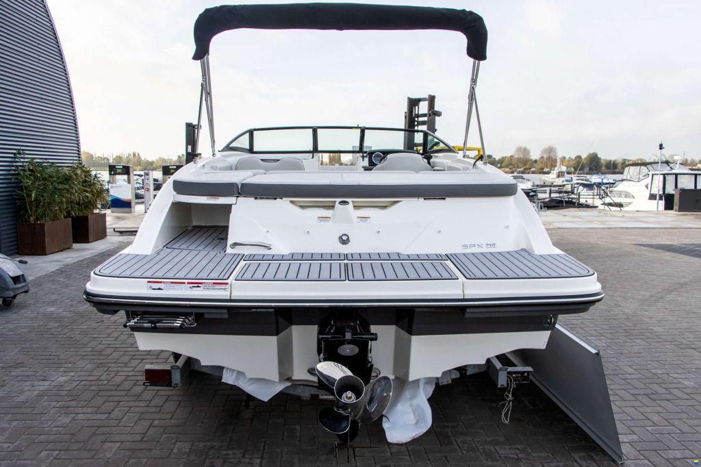 Sea Ray SPX 210