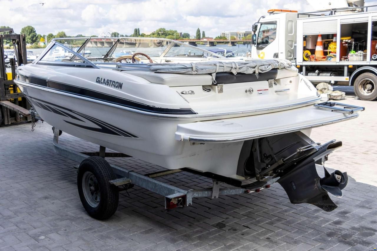 Glastron GT 185