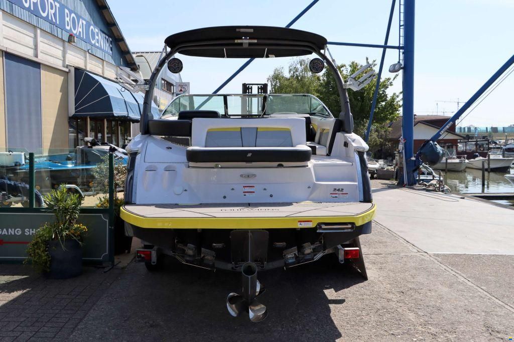 Four Winns TS 242