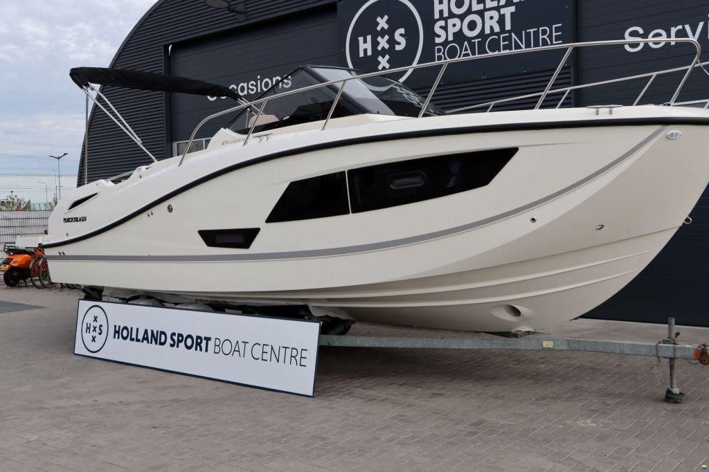Quicksilver Activ 875 Sundeck