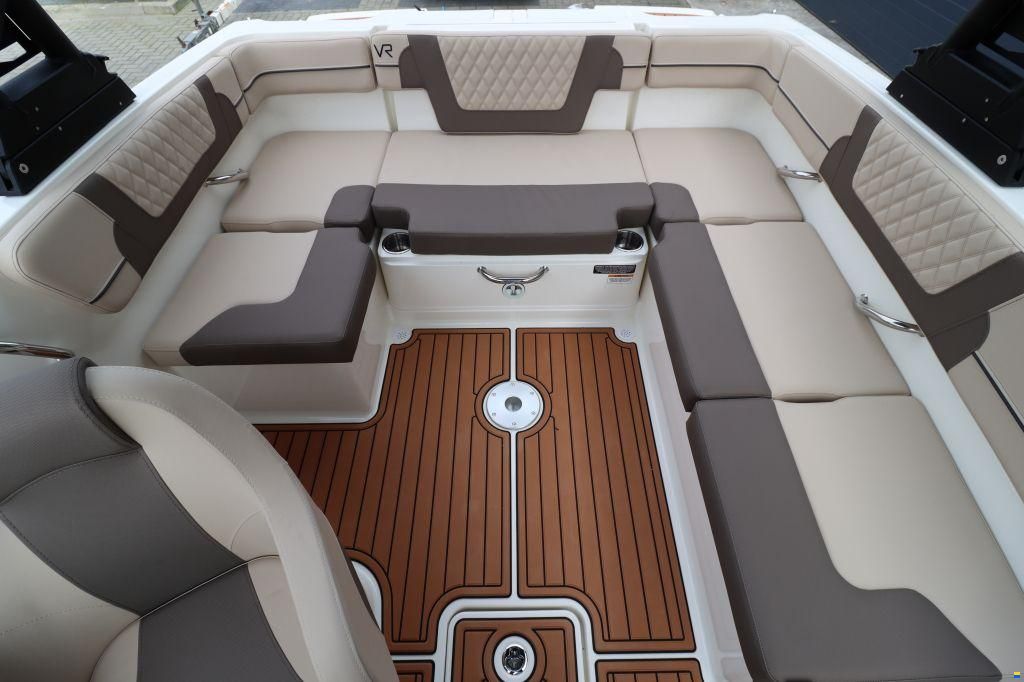 Bayliner VR4 Outboard