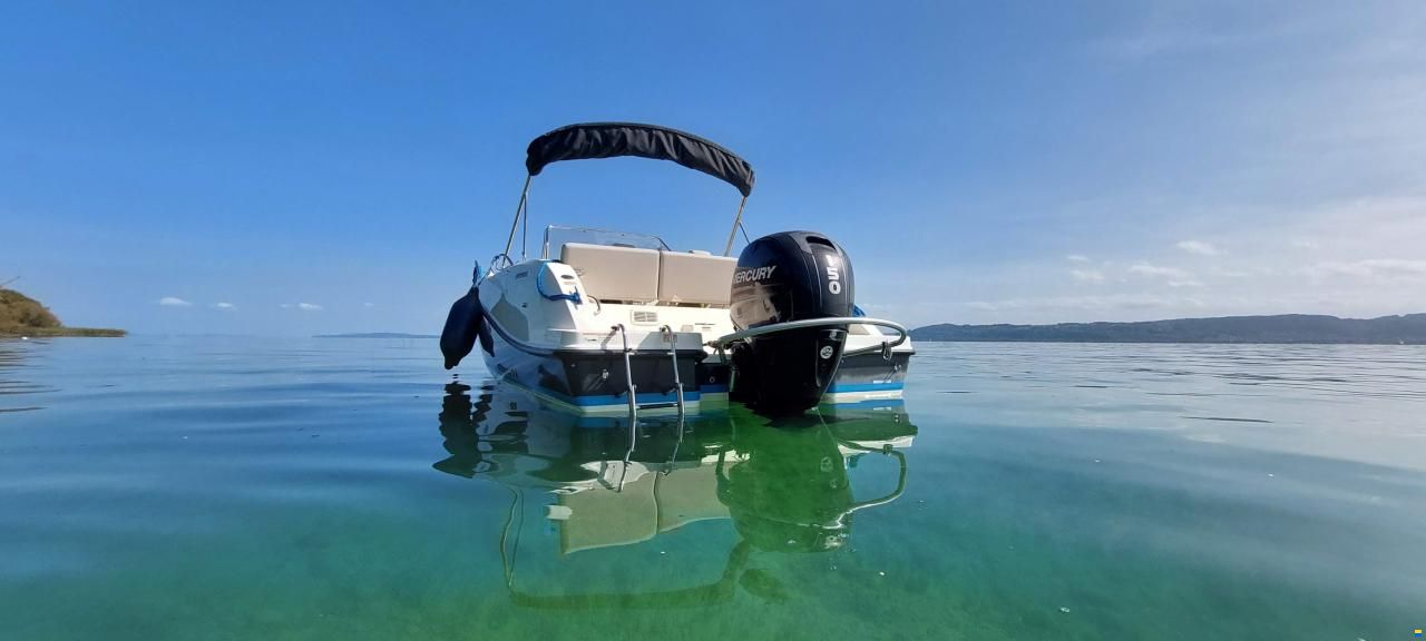 Quicksilver 675 Sundeck