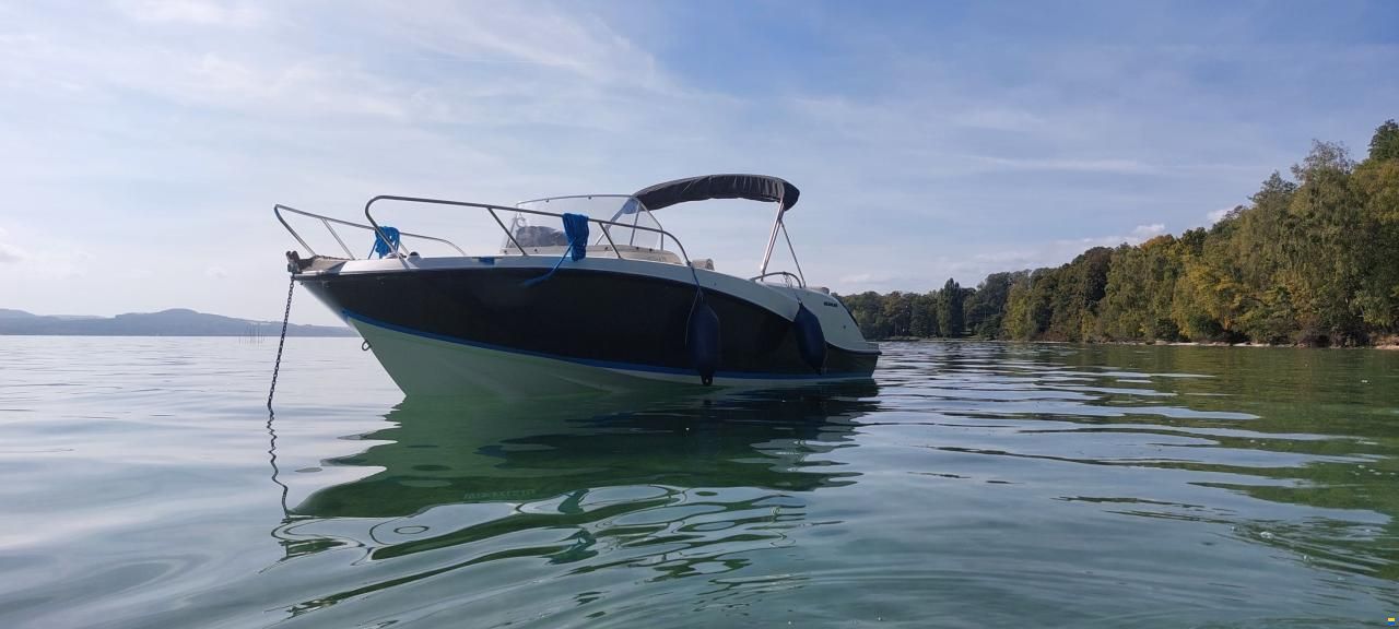 Quicksilver 675 Sundeck