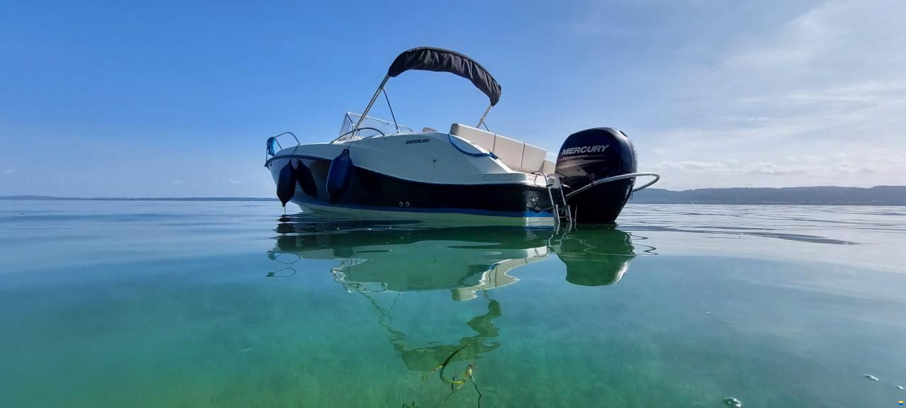 Quicksilver 675 Sundeck