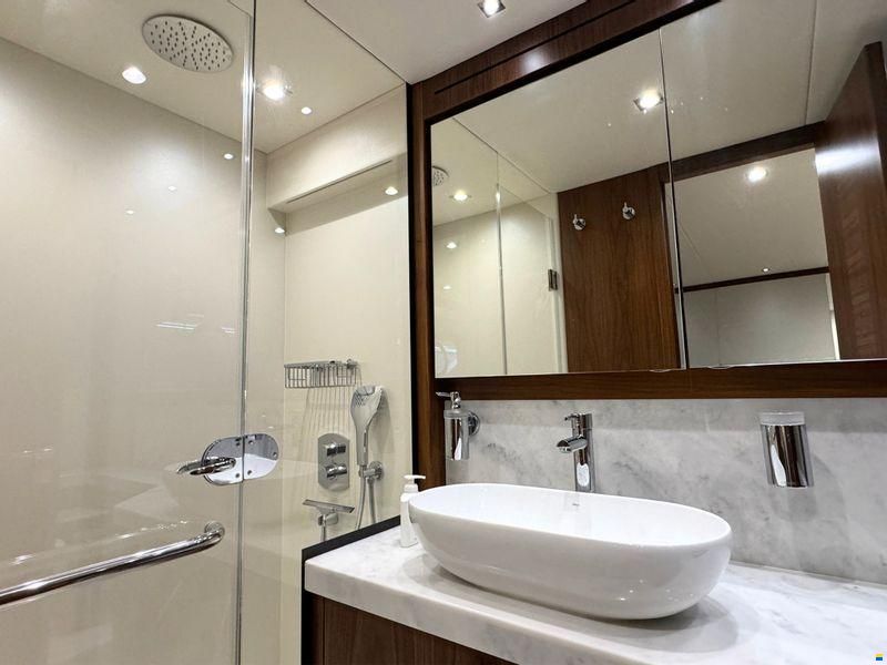 Sunseeker Manhattan 66