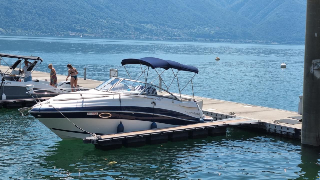 Four Winns Vista 258