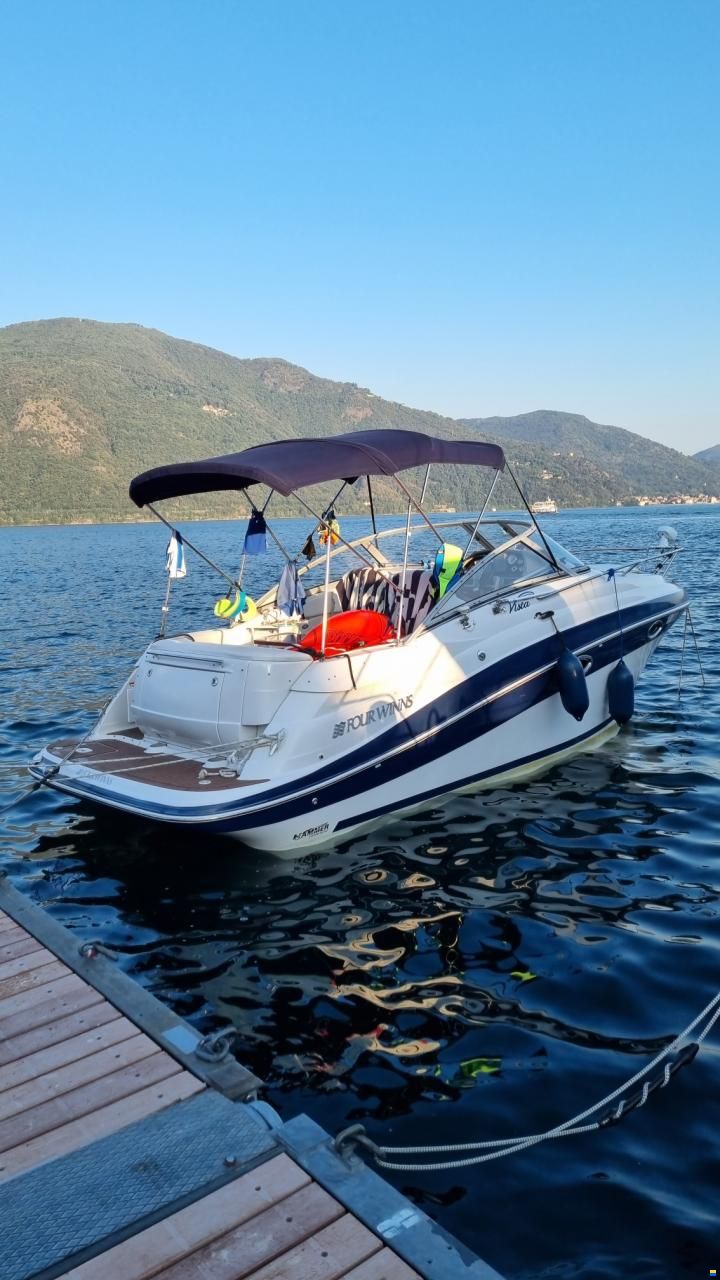 Four Winns Vista 258