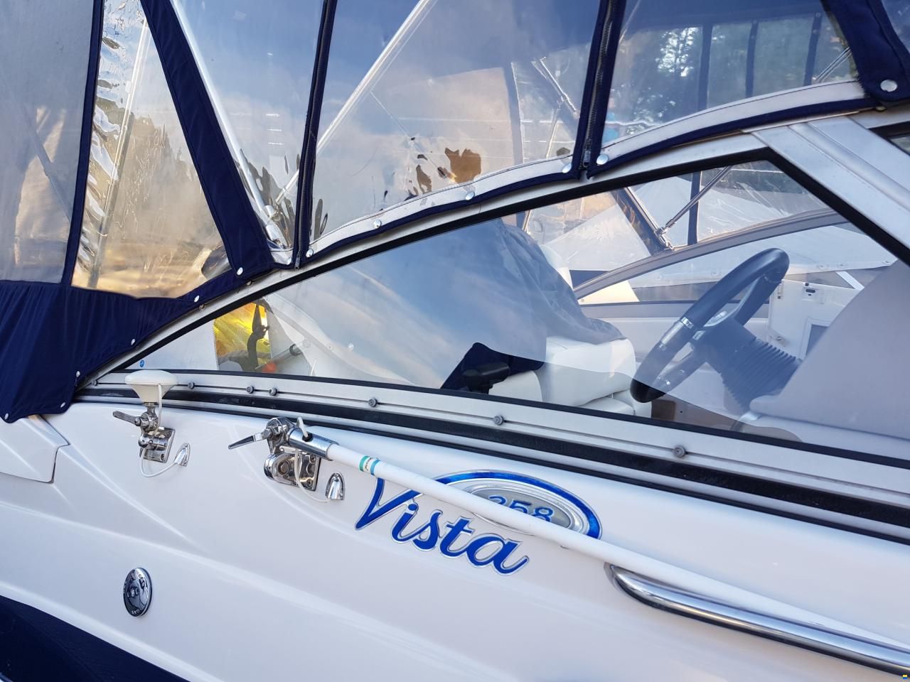 Four Winns Vista 258