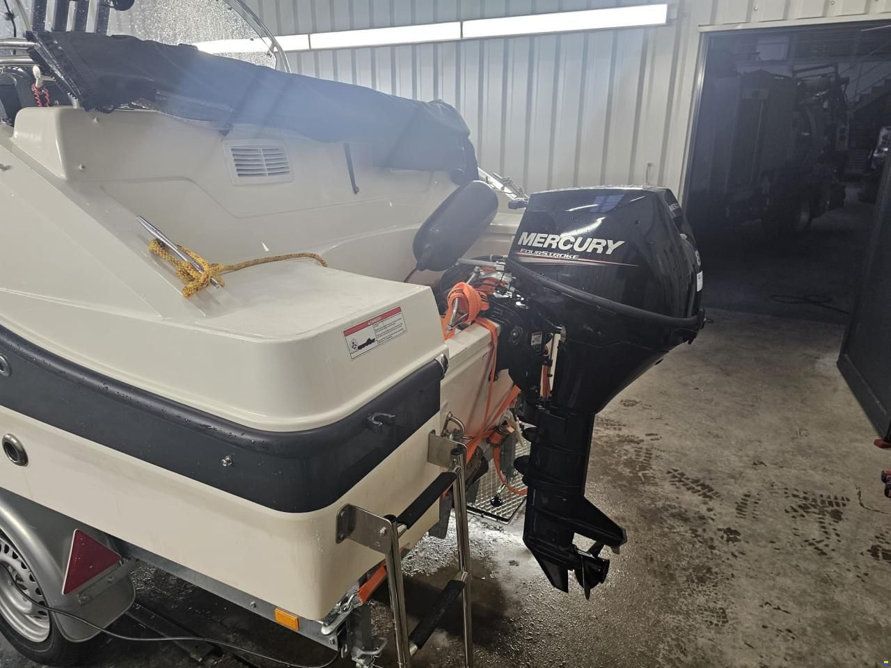 Quicksilver Activ 455 Open