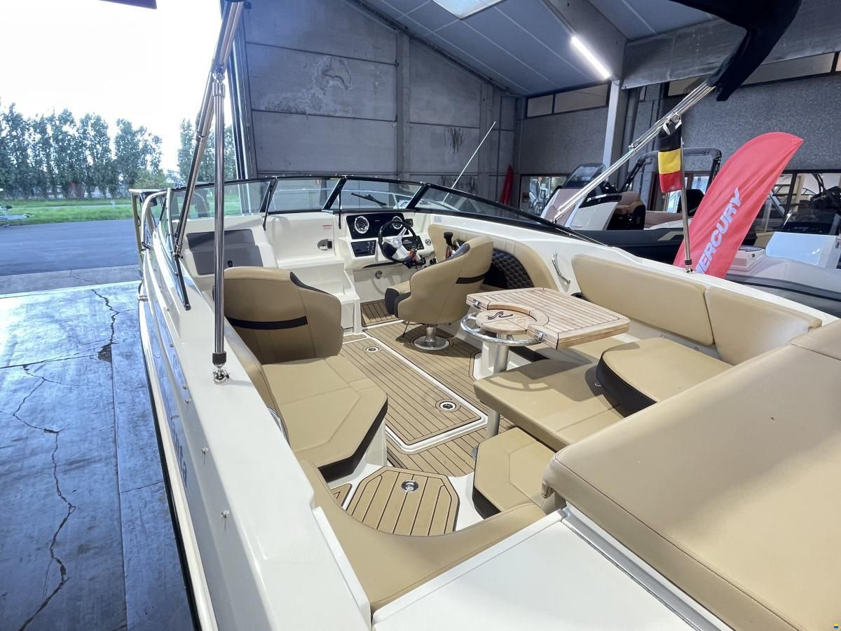 Sea Ray 230 Sun Sport