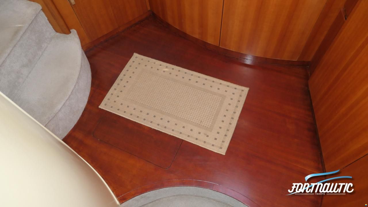 Azimut 46