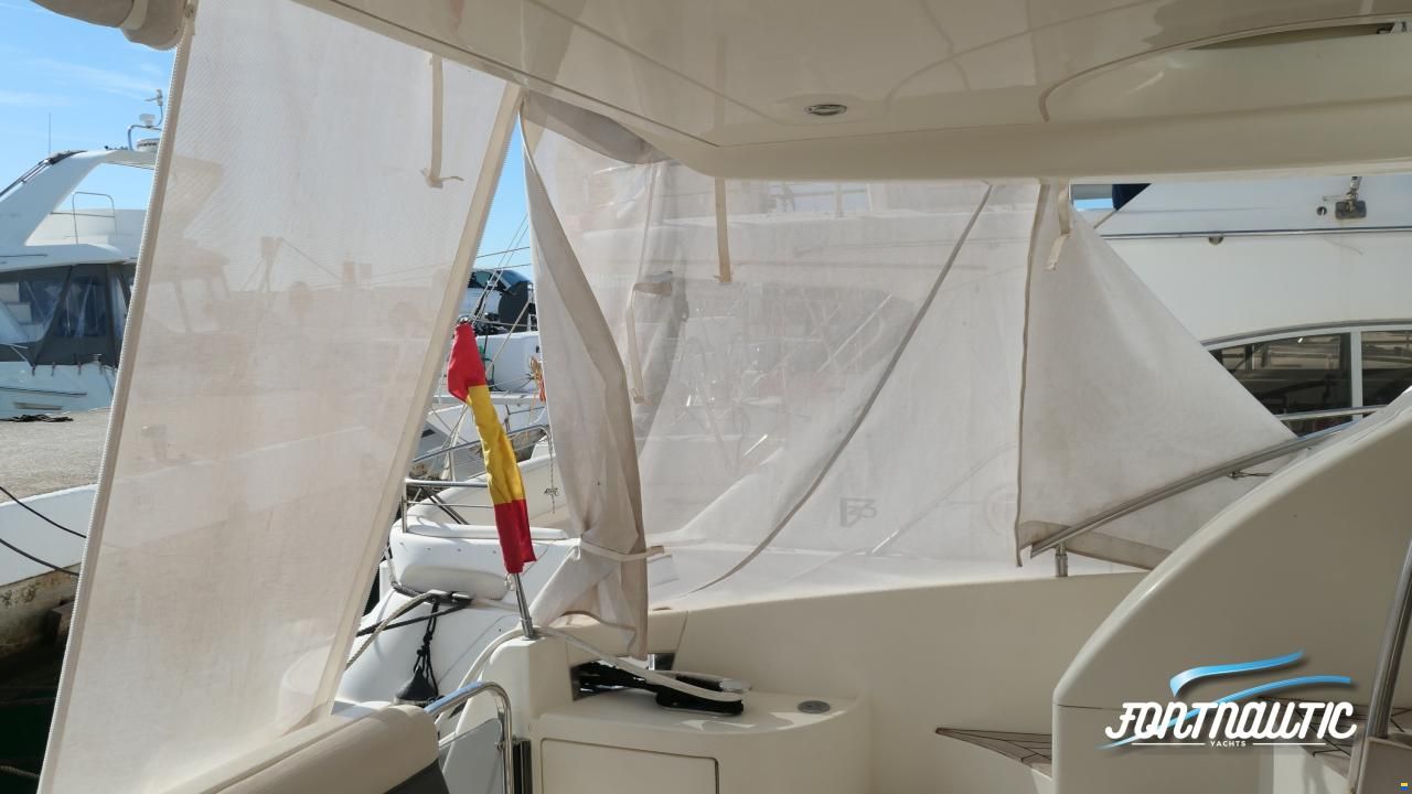Azimut 46