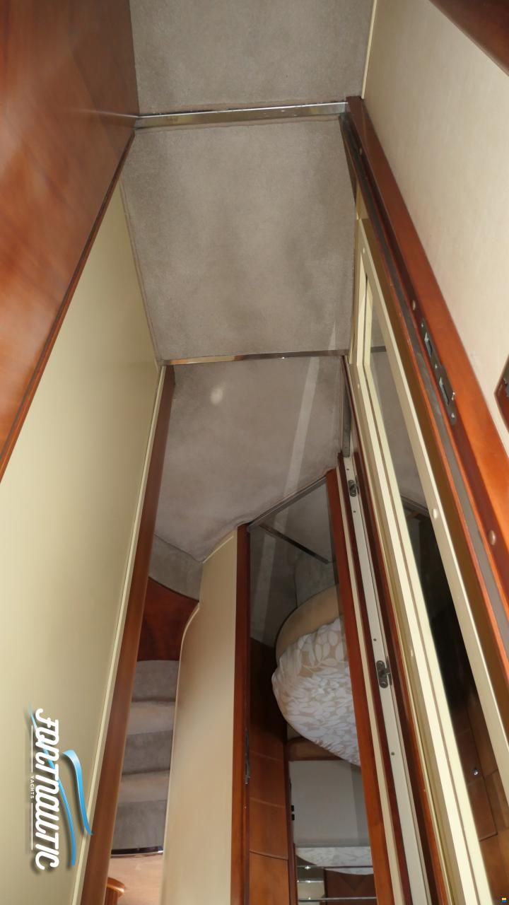 Azimut 46
