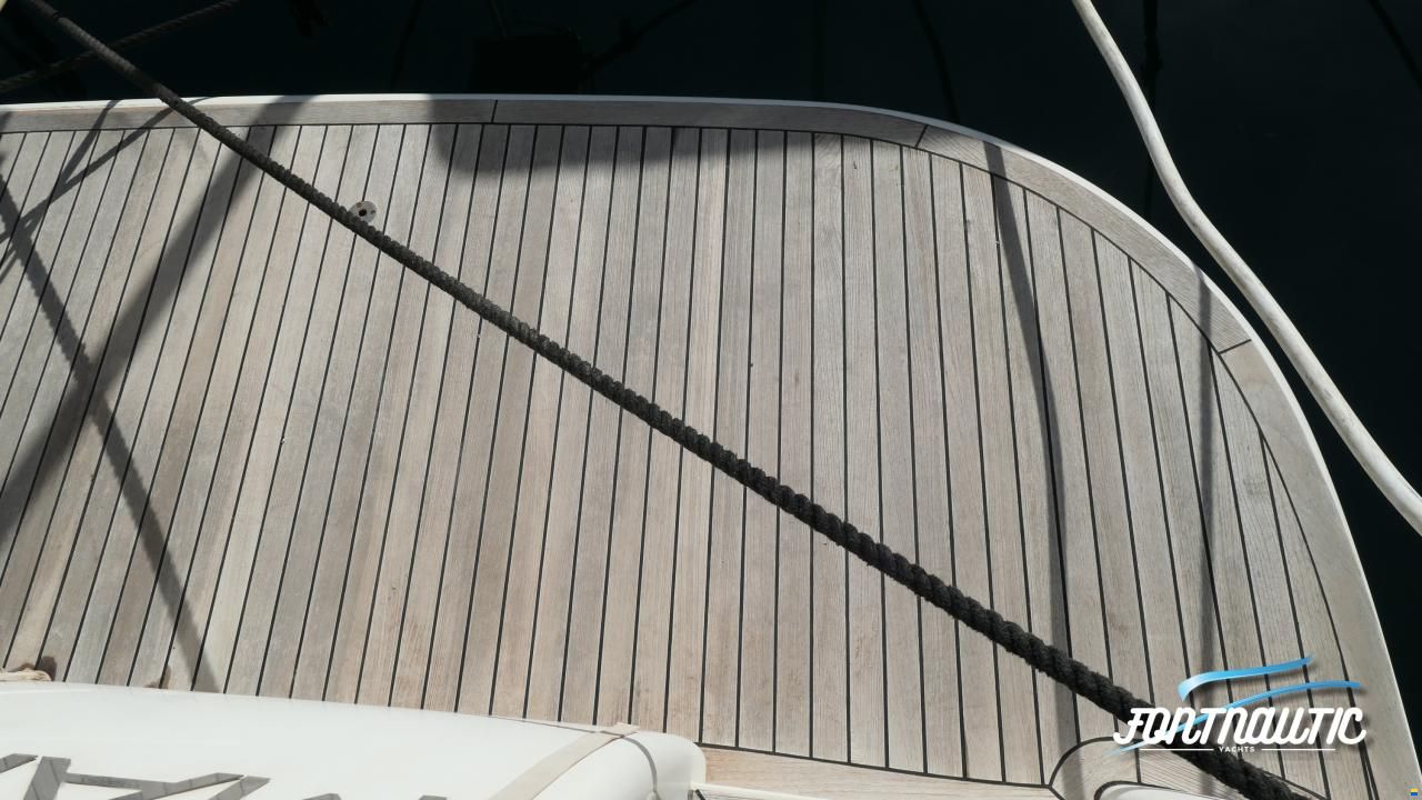Azimut 46