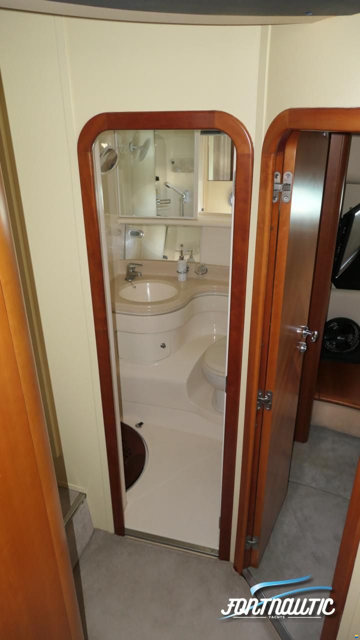 Azimut 46