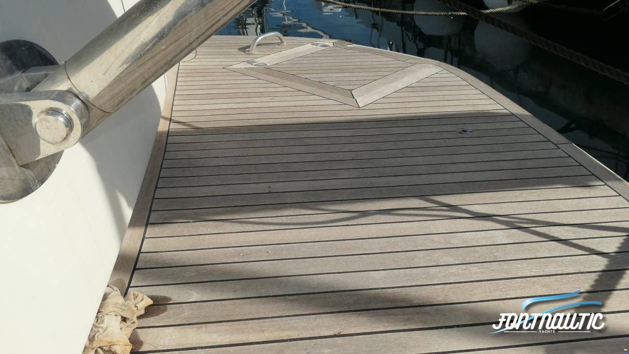 Azimut 46