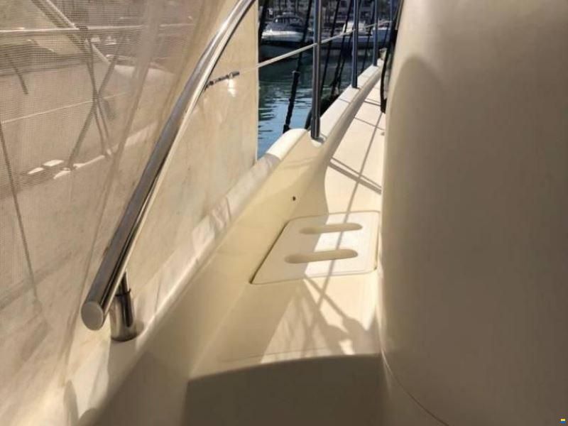 Azimut 46