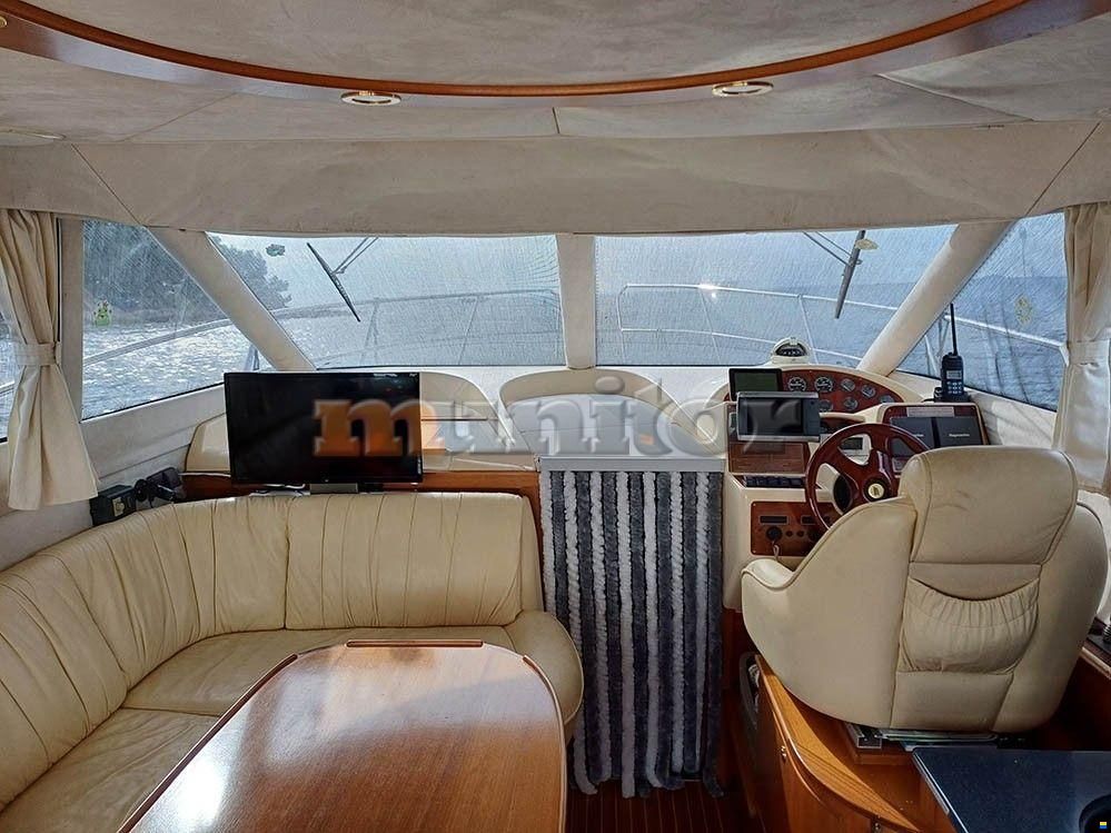 Galeon 330 Fly