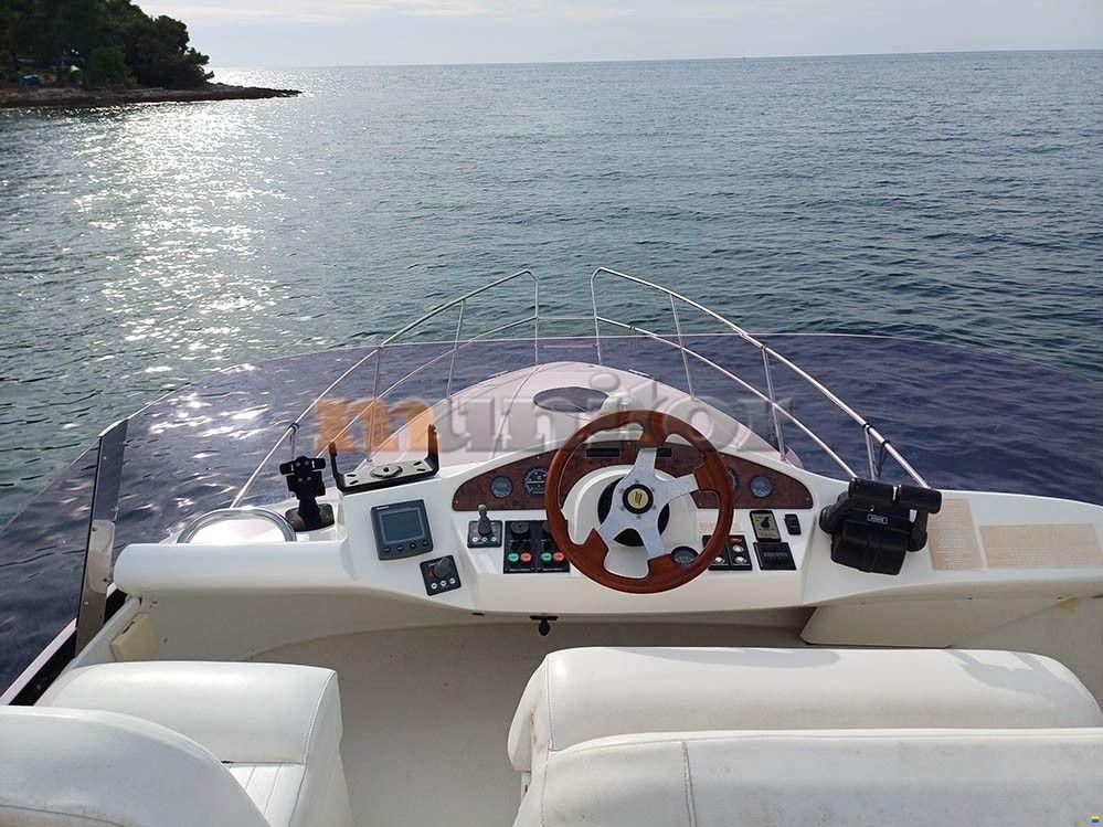 Galeon 330 Fly