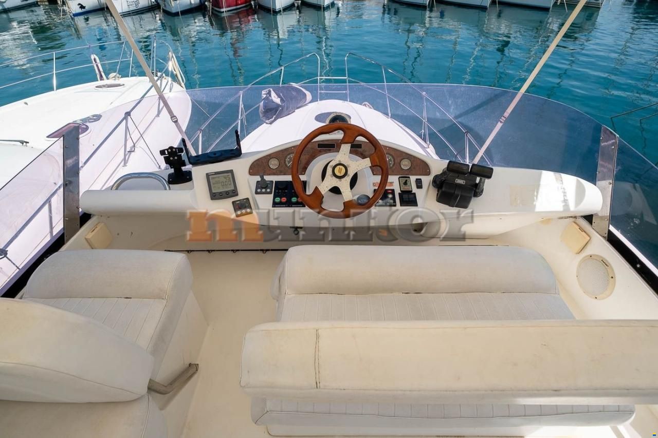 Galeon 330 Fly