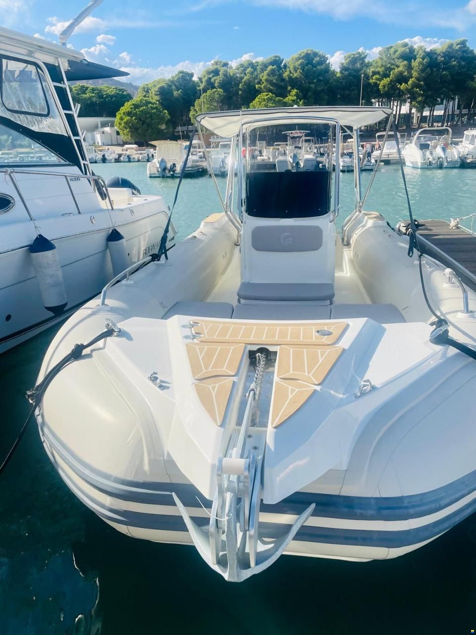 Capelli Tempest 750 Luxe