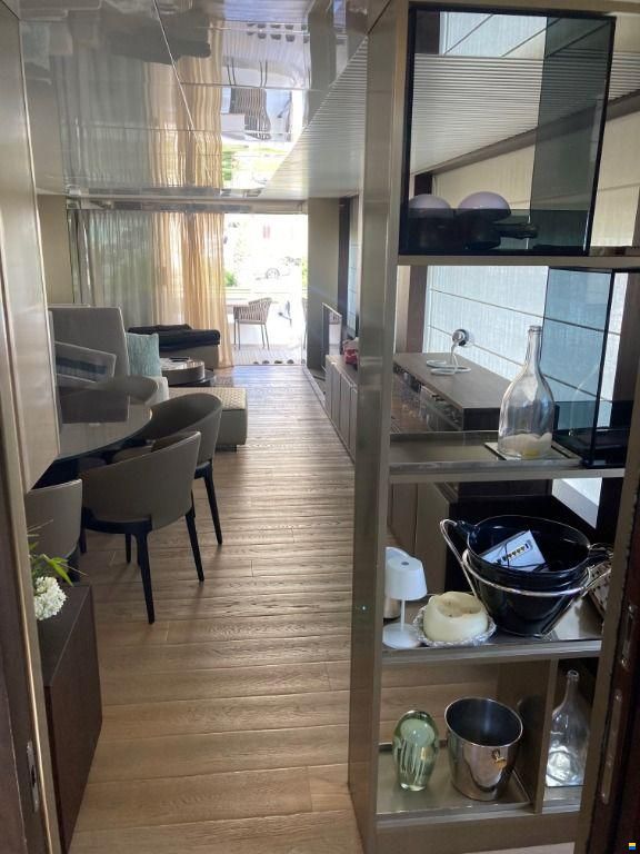 Ferretti 850 HT