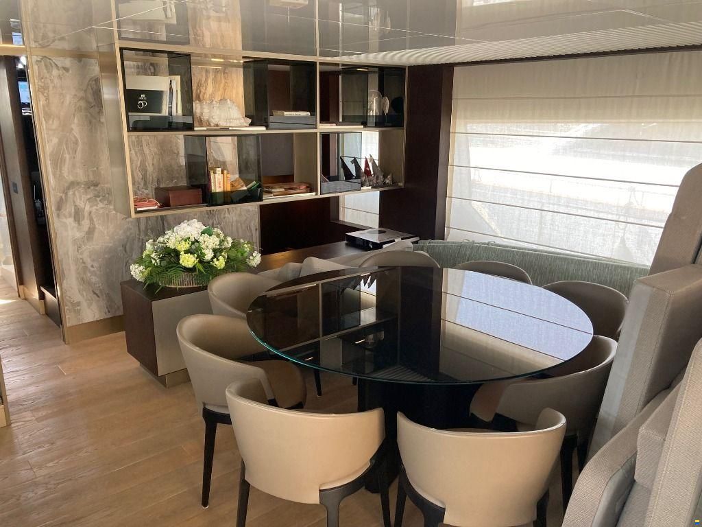 Ferretti 850 HT