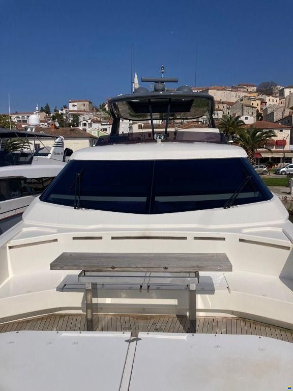 Ferretti 850 HT