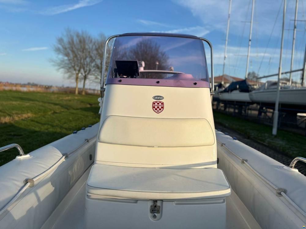 Grand 650 Silverline Suzuki 200pk