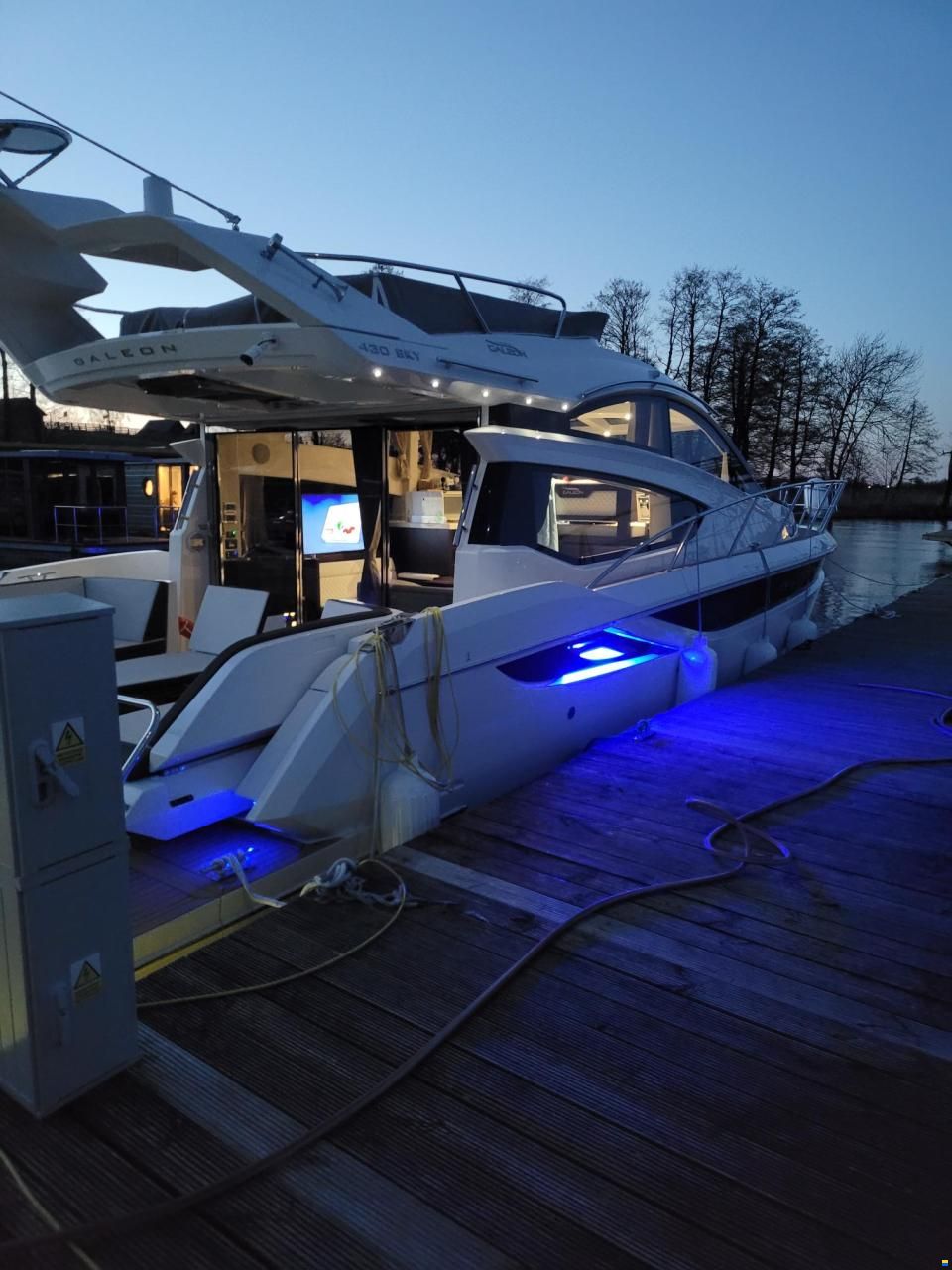 Galeon 430 SKY