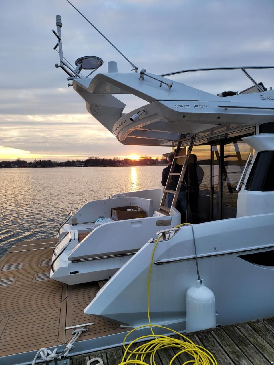 Galeon 430 SKY