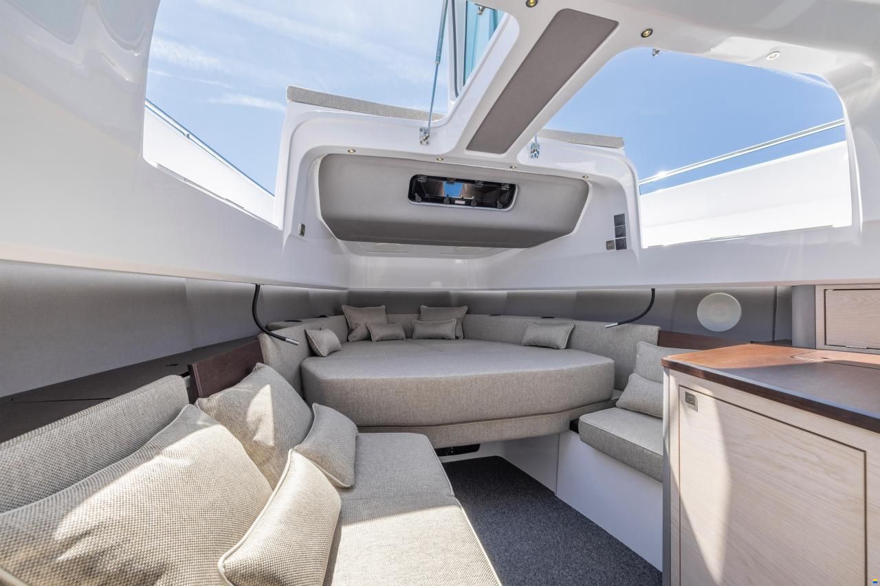 Axopar 45 XC Cross Cabin