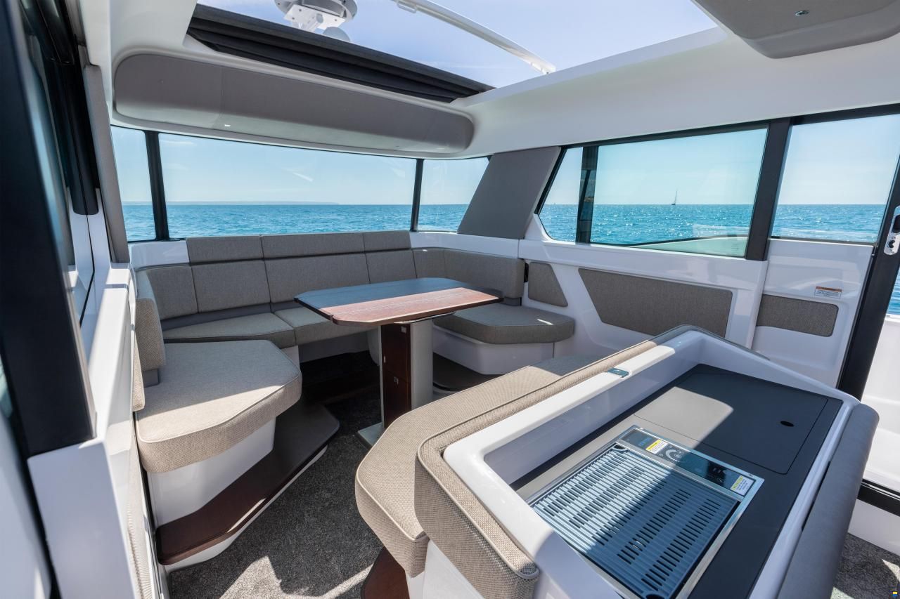 Axopar 45 XC Cross Cabin