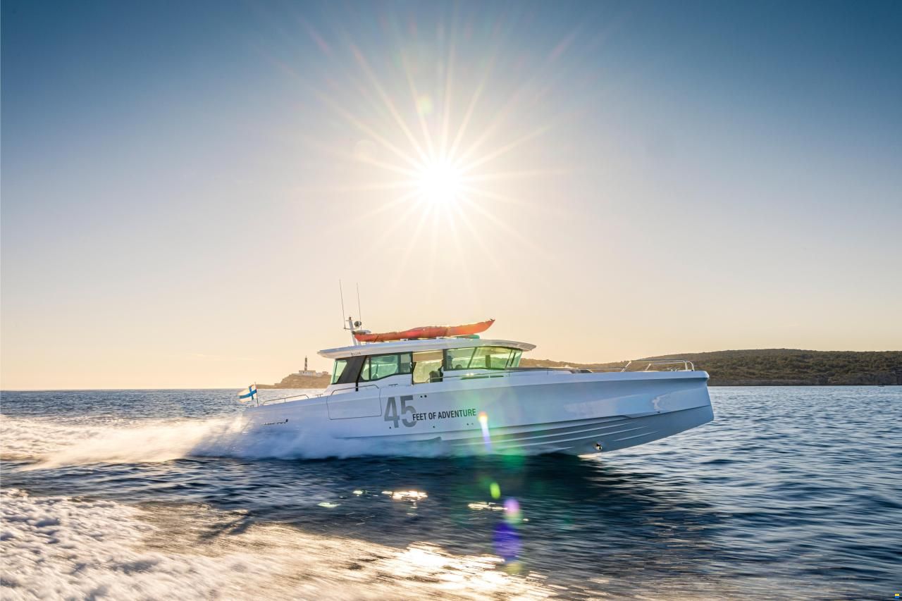 Axopar 45 XC Cross Cabin