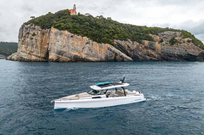 Axopar 45 Sun-Top