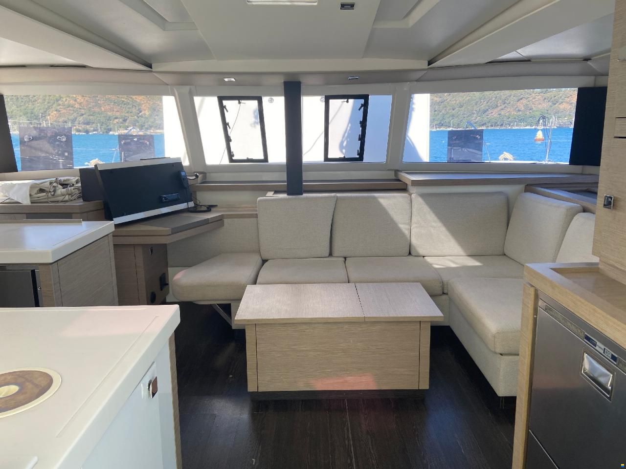 Fountaine Pajot Astrea 42
