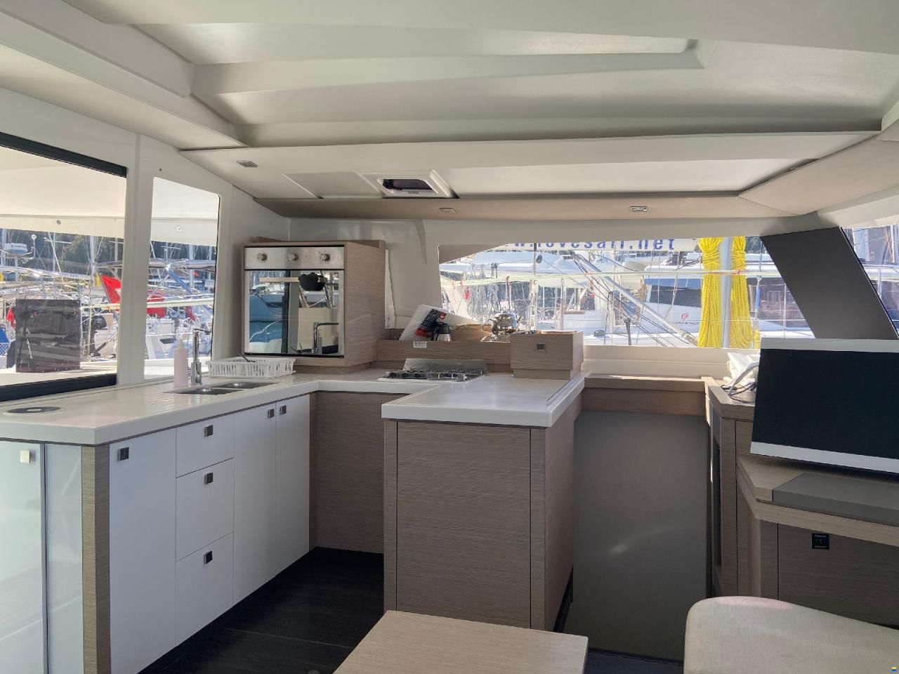 Fountaine Pajot Astrea 42