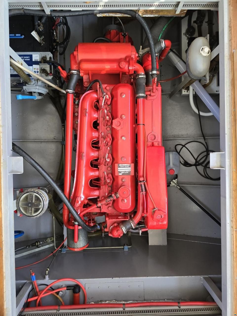 Vri-Jon Contessa 37