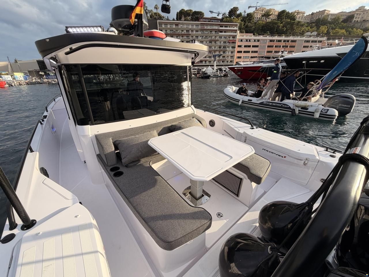 Axopar 37 Cross Cabin