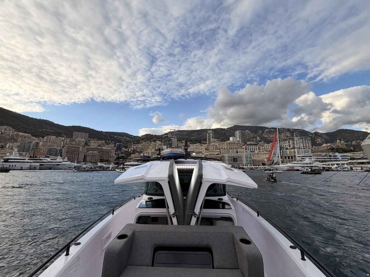 Axopar 37 Cross Cabin