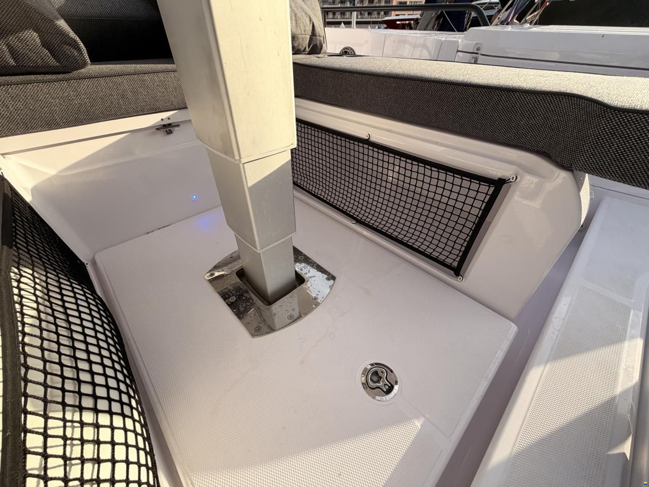 Axopar 37 Cross Cabin