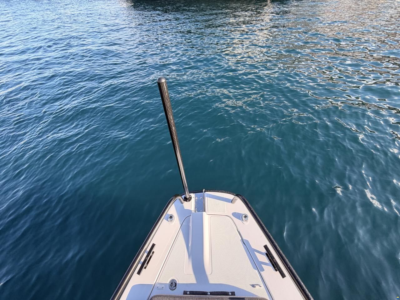 Axopar 37 Cross Cabin