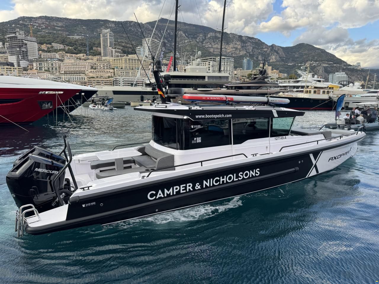 Axopar 37 Cross Cabin